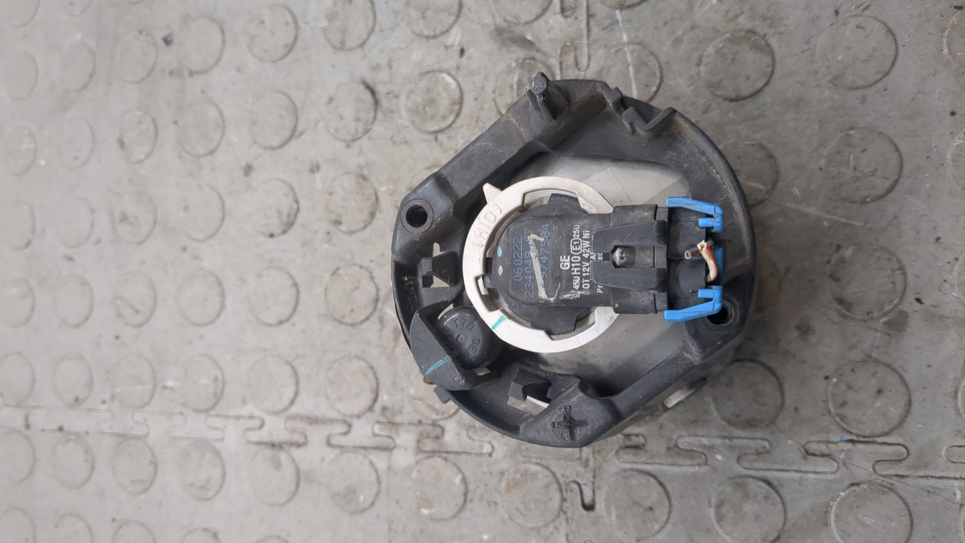 Фара противотуманная правая