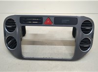 5N0858069A Рамка под магнитолу Volkswagen Tiguan 2007-2011 20375437 #1