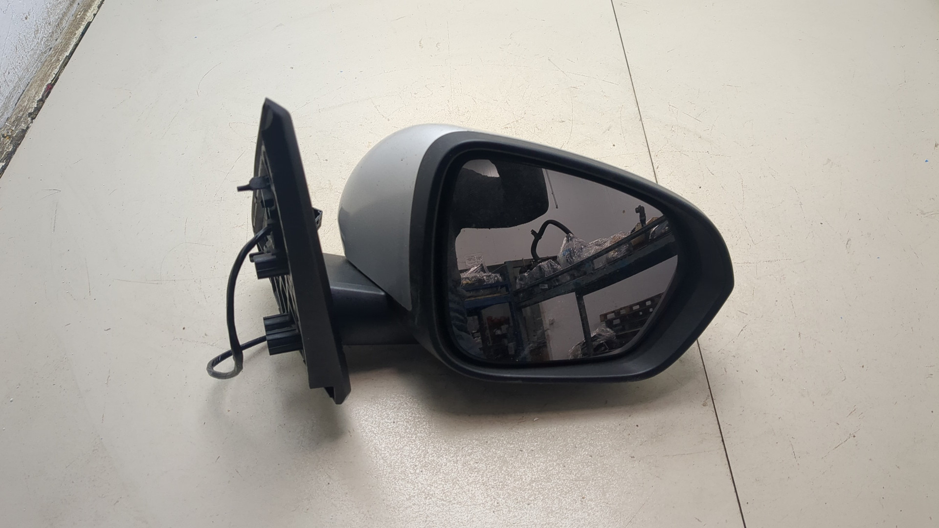 Зеркало правое электрическое