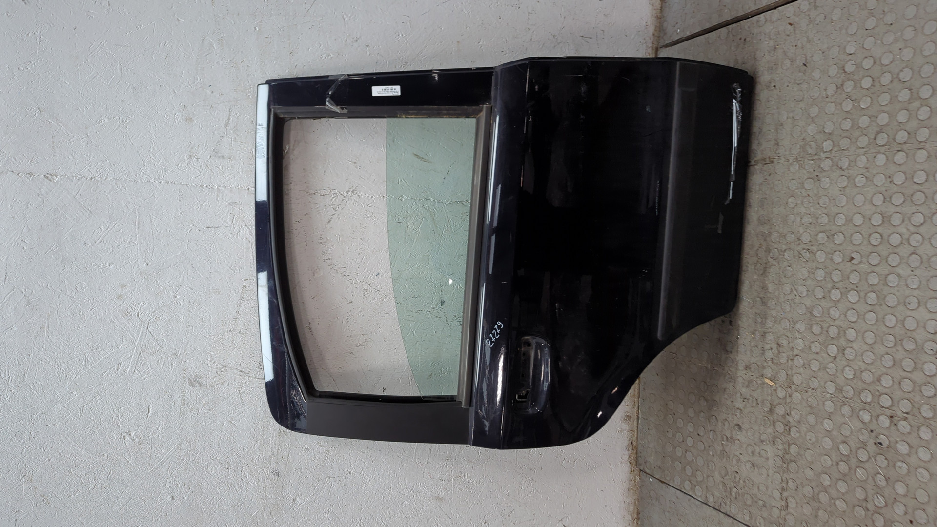 Дверь задняя правая