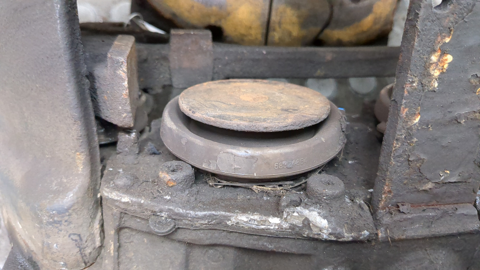 Суппорт задний правый