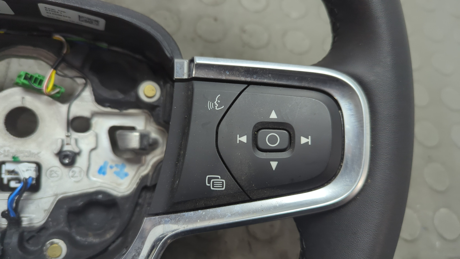 Рулевое колесо (руль)