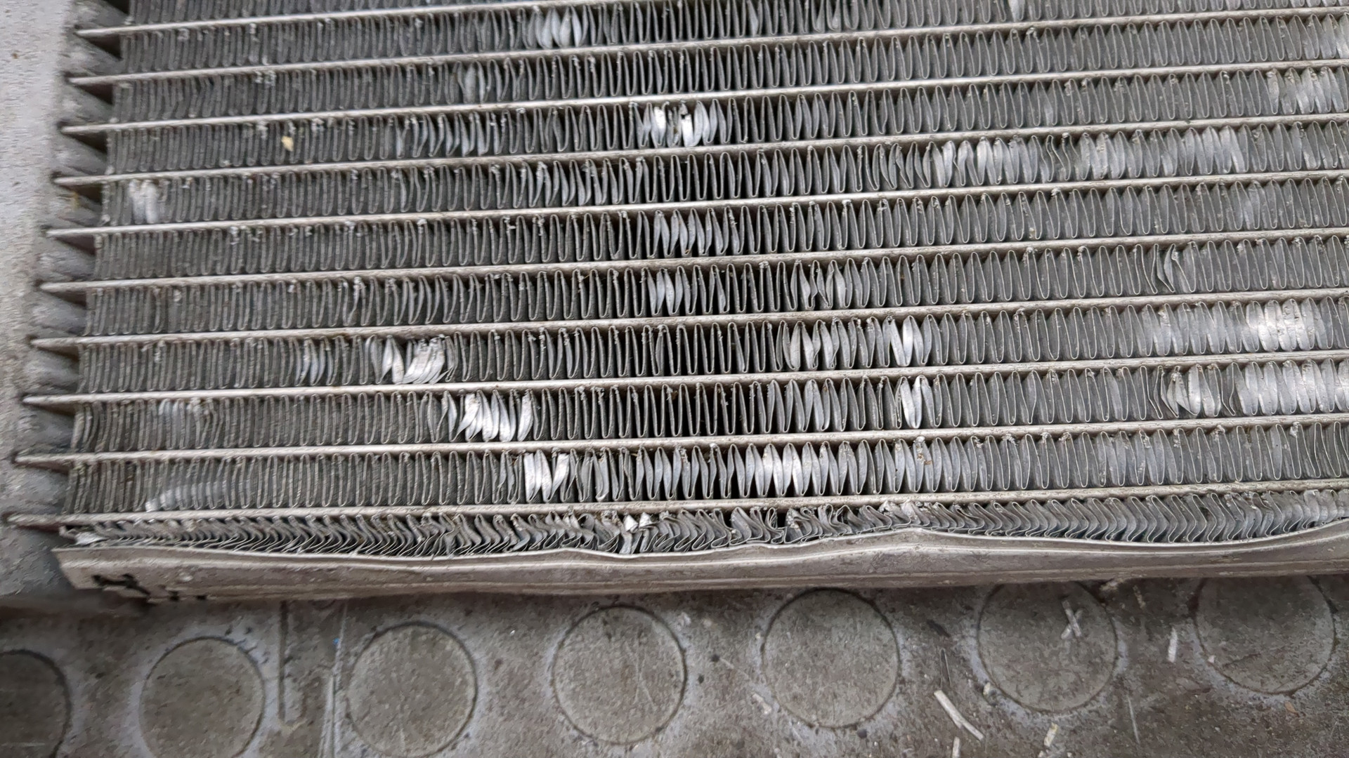 Радиатор охлаждения двигателя основной