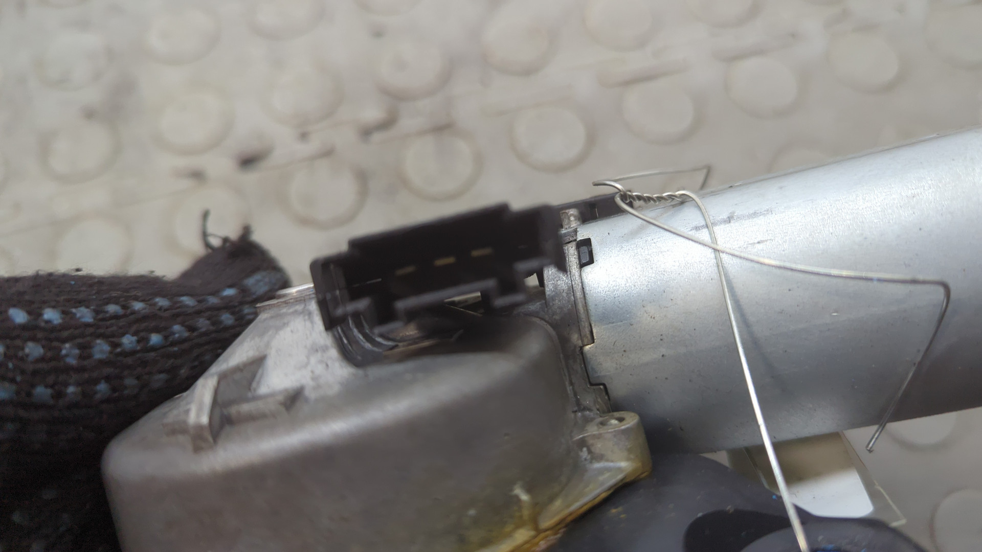 Моторчик стеклоочистителя задний