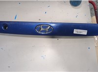 8737125200 Накладка крышки багажника (двери) Hyundai Accent 2000-2006 20395834 #1