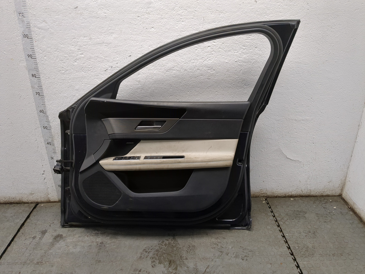 Дверь передняя правая