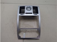 UZ871ZBAA Рамка под магнитолу Chrysler 300C 2004-2011 20397362 #1