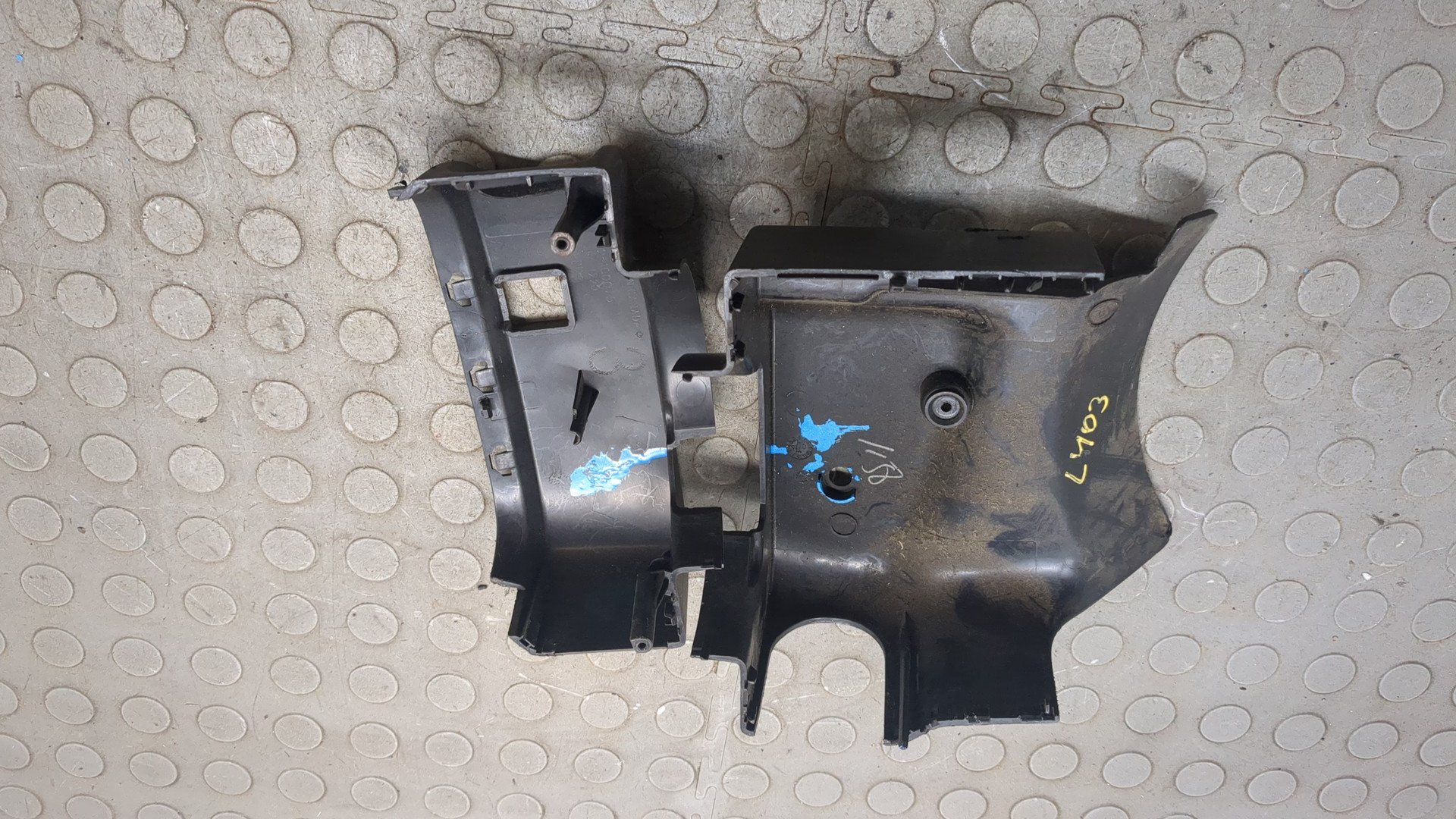 Кожух рулевой колонки