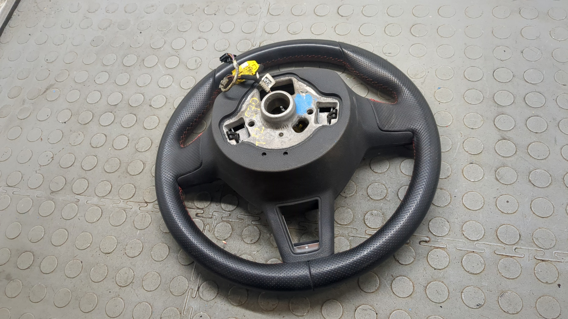 Рулевое колесо (руль)