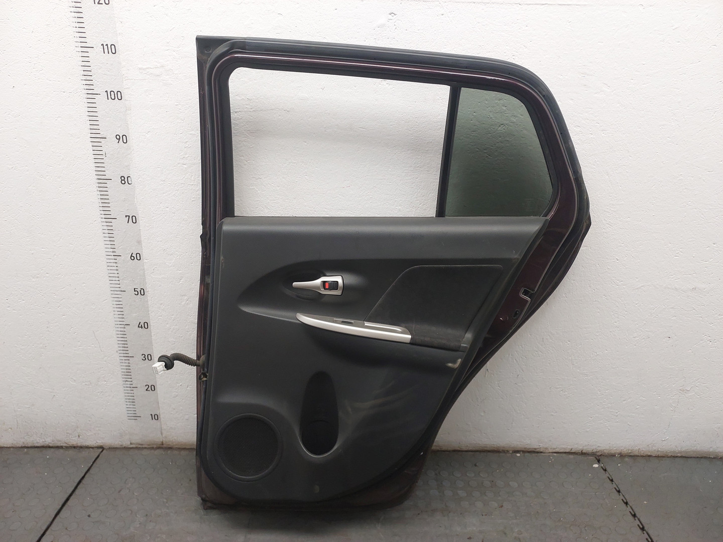 Дверь задняя правая