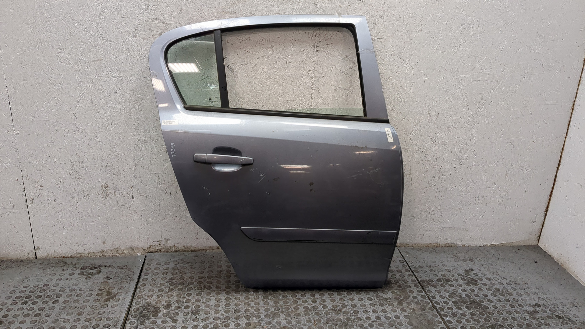 Дверь задняя правая