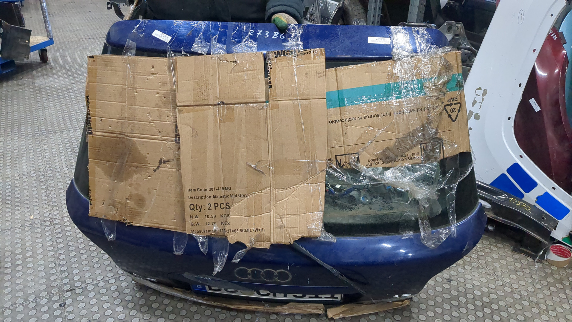 Дверь багажника