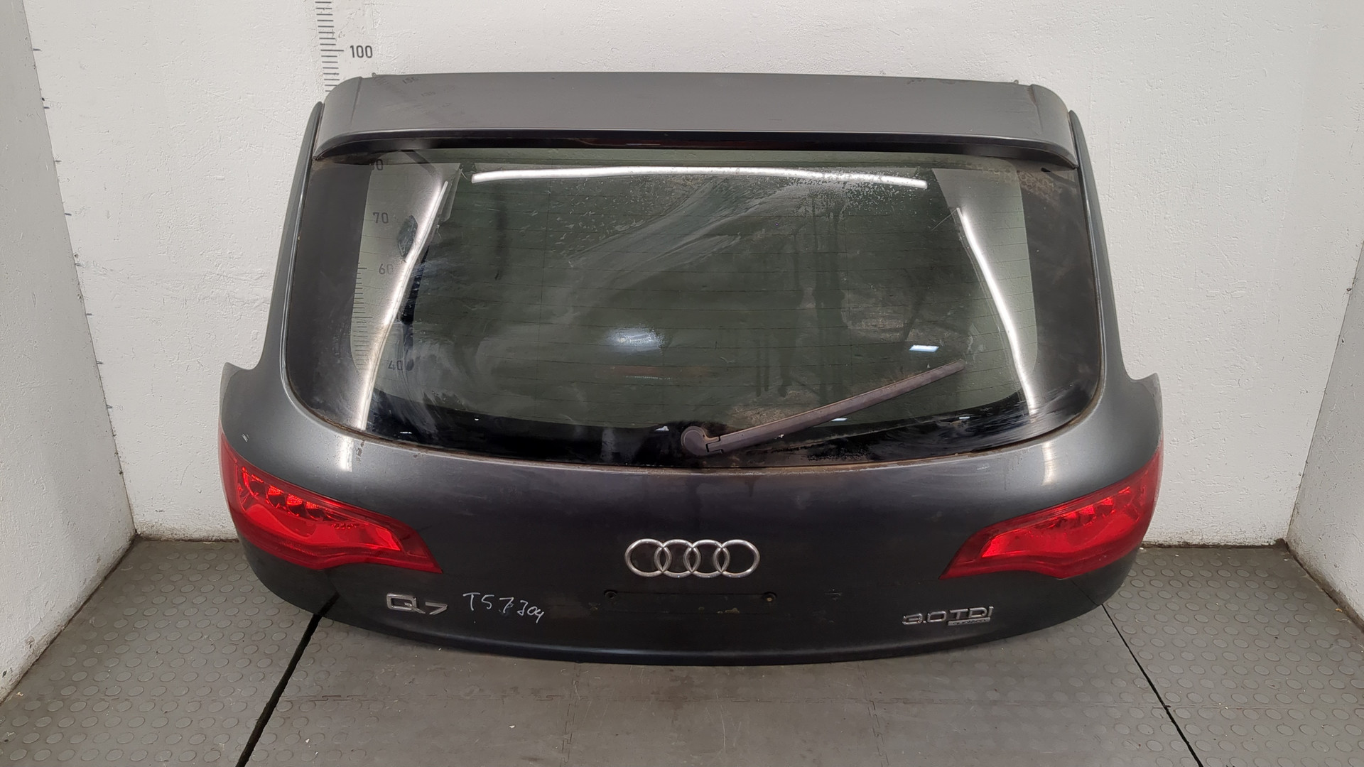 Дверь багажника