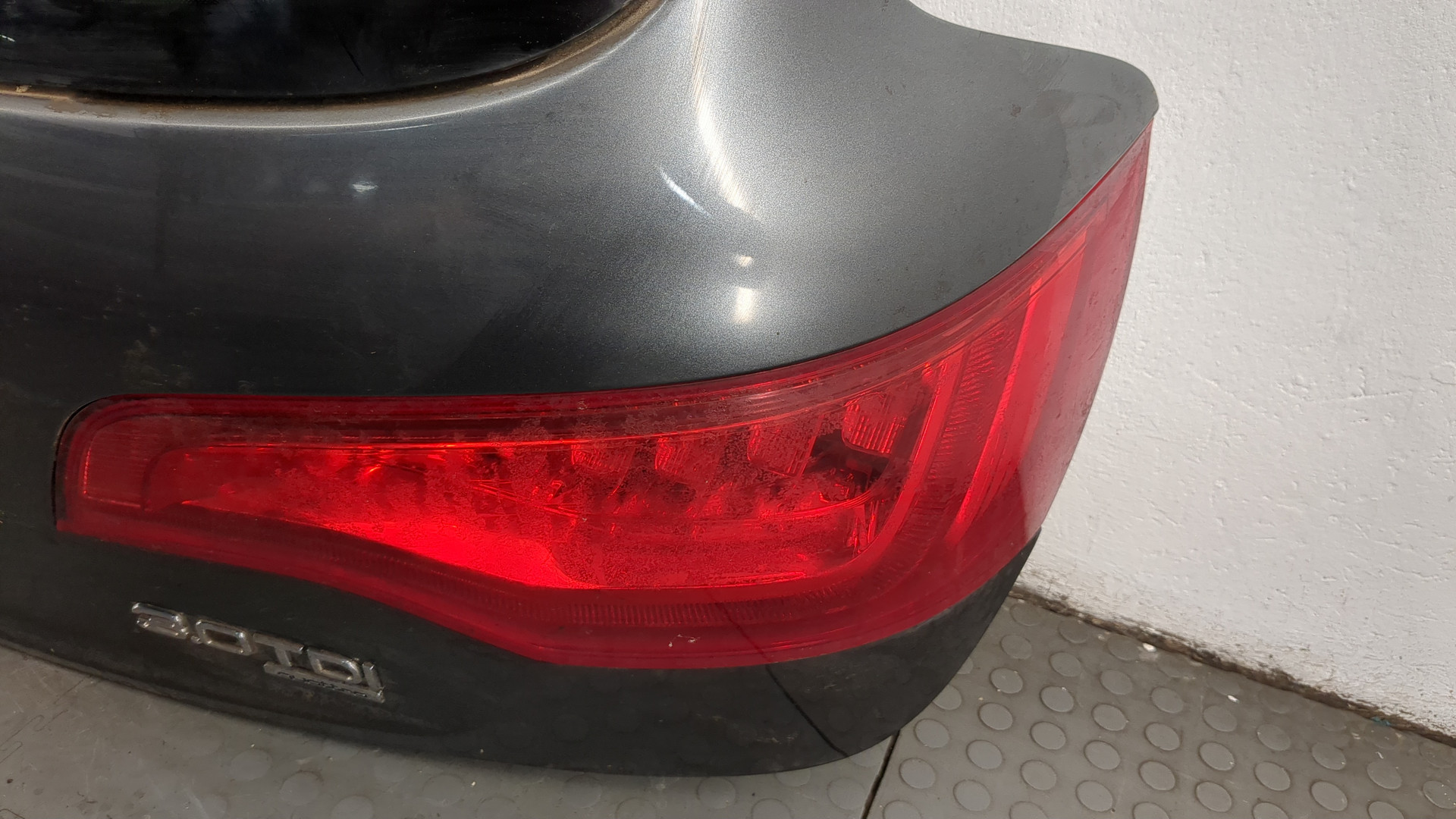 Дверь багажника