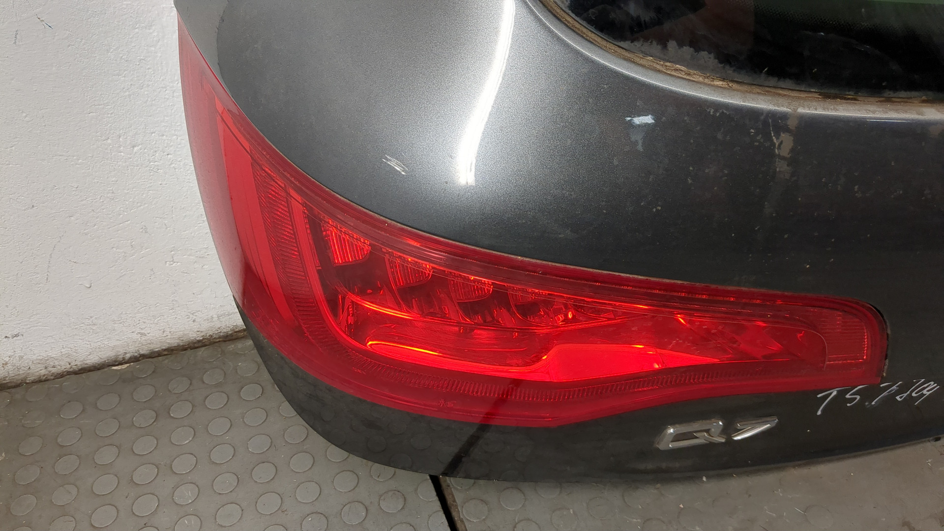 Дверь багажника