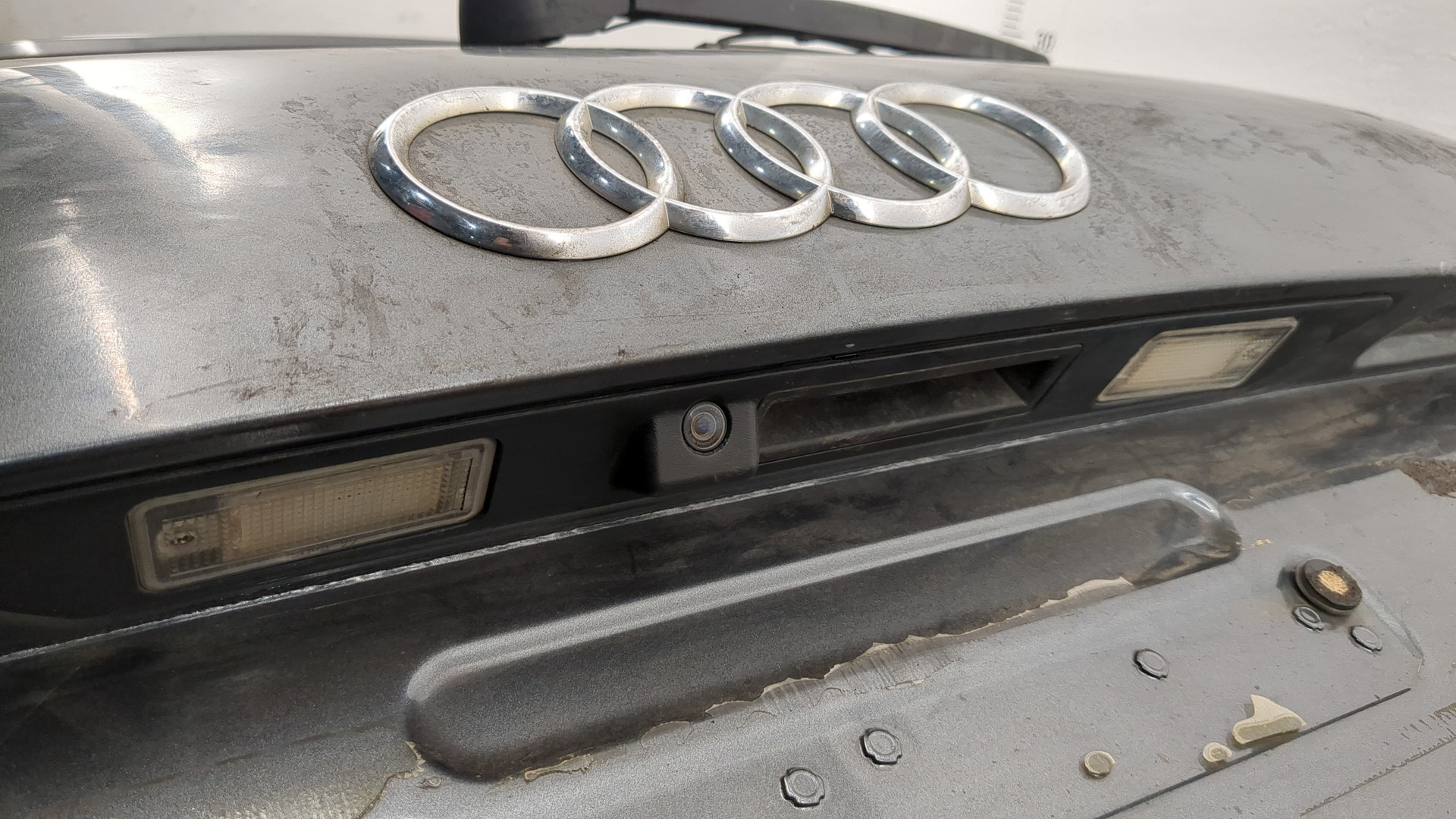 Дверь багажника