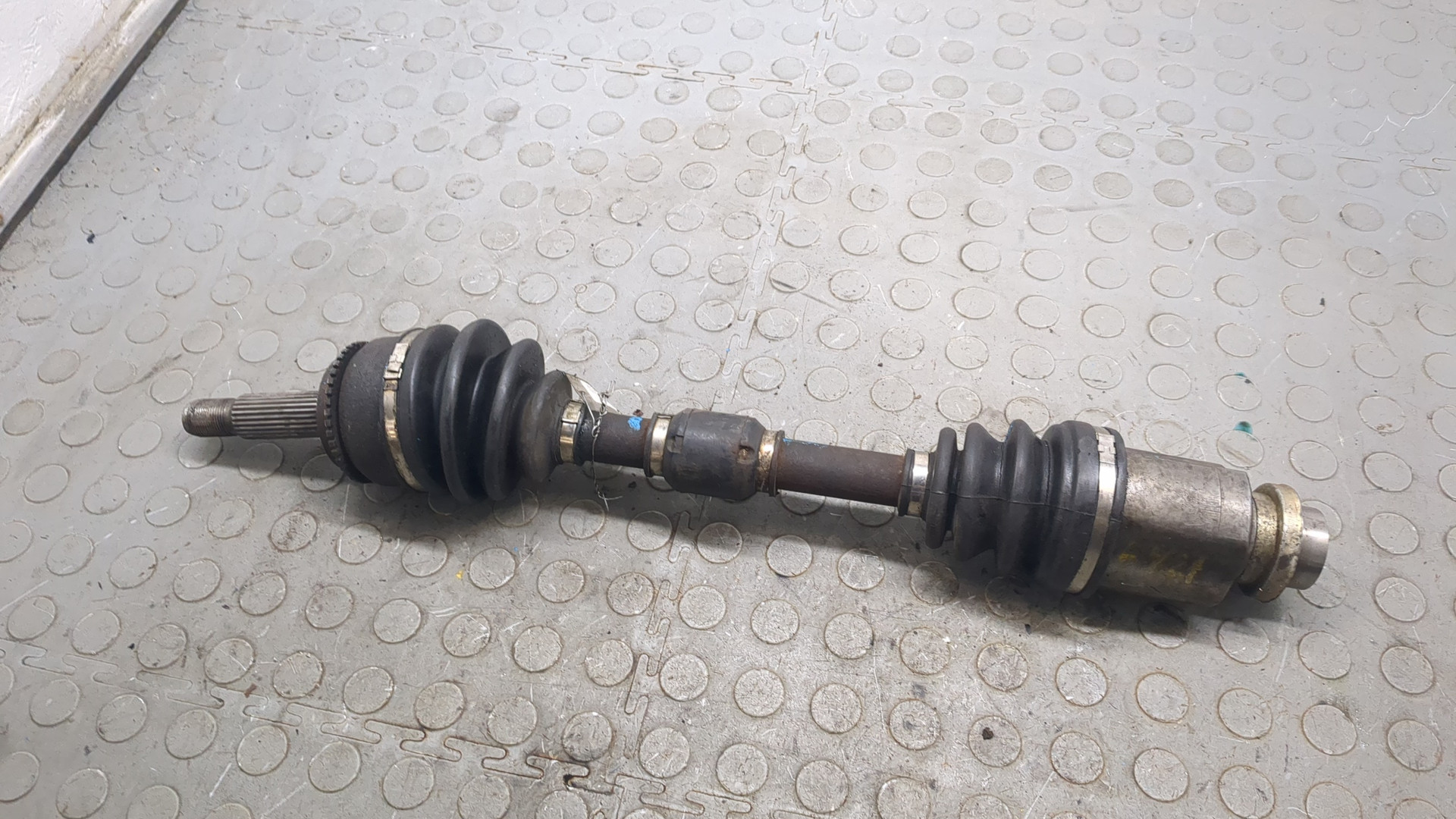 Полуось передняя правая