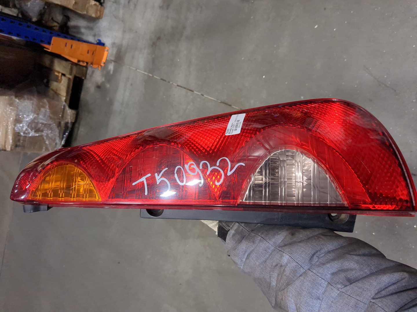 Фонарь задний правый