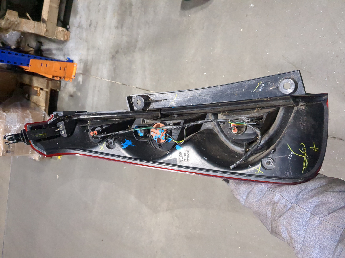 Фонарь задний правый