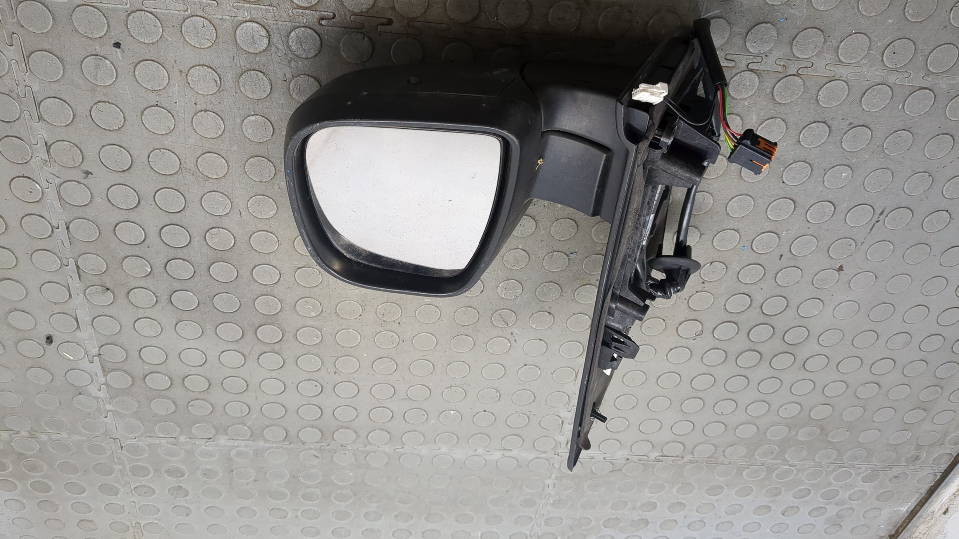 Зеркало правое электрическое