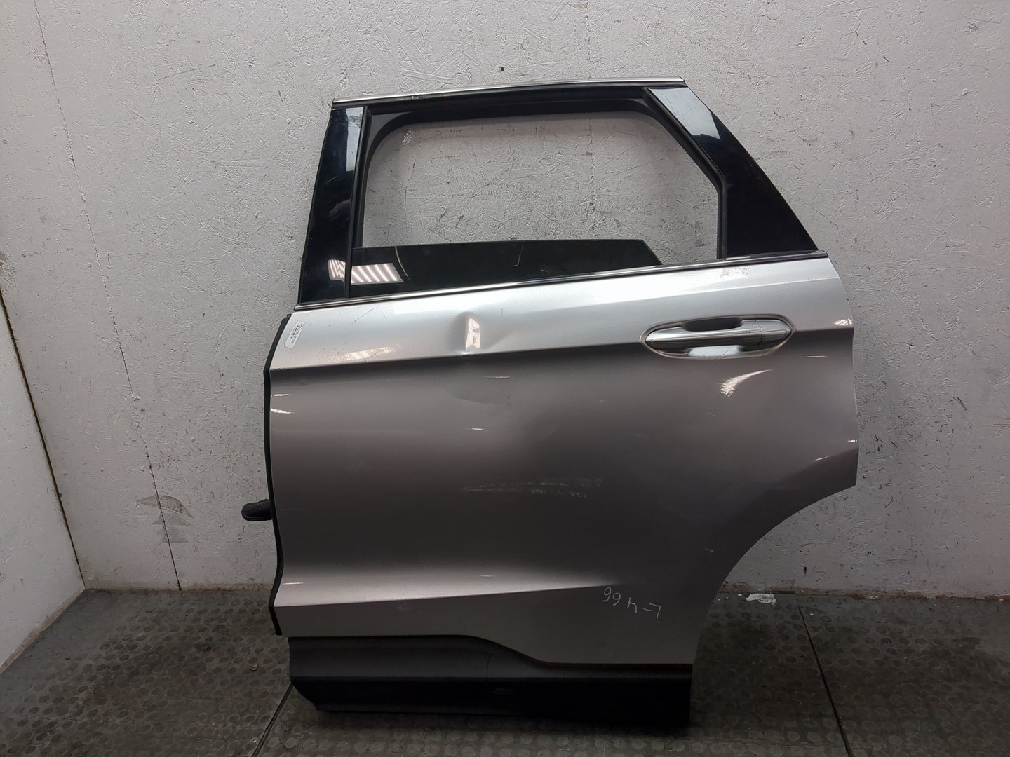 Дверь задняя левая
