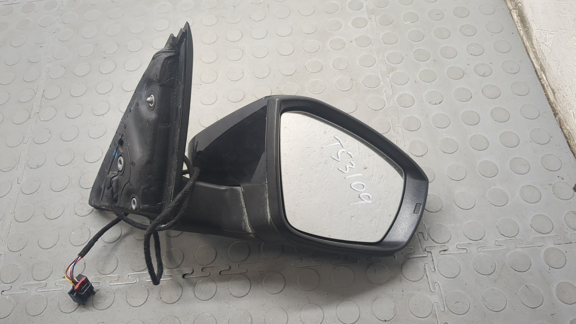 Зеркало правое электрическое