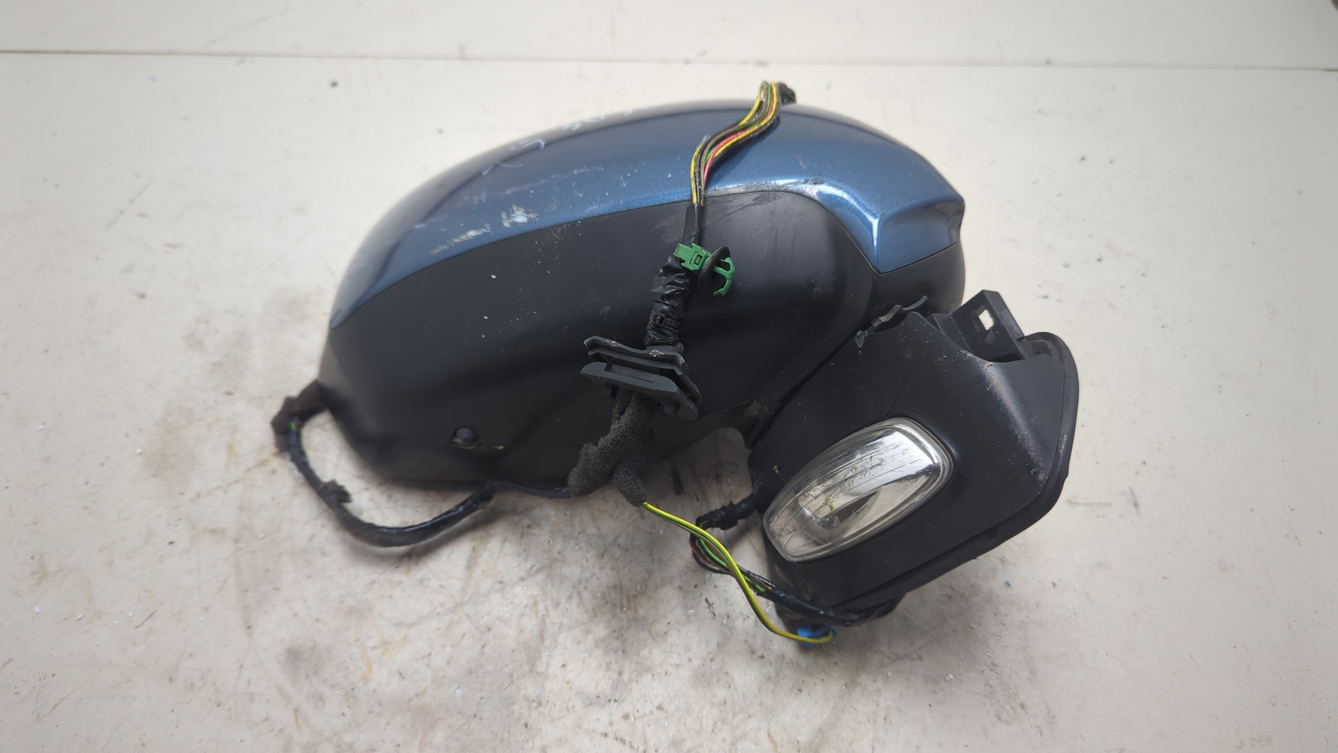 Зеркало правое электрическое