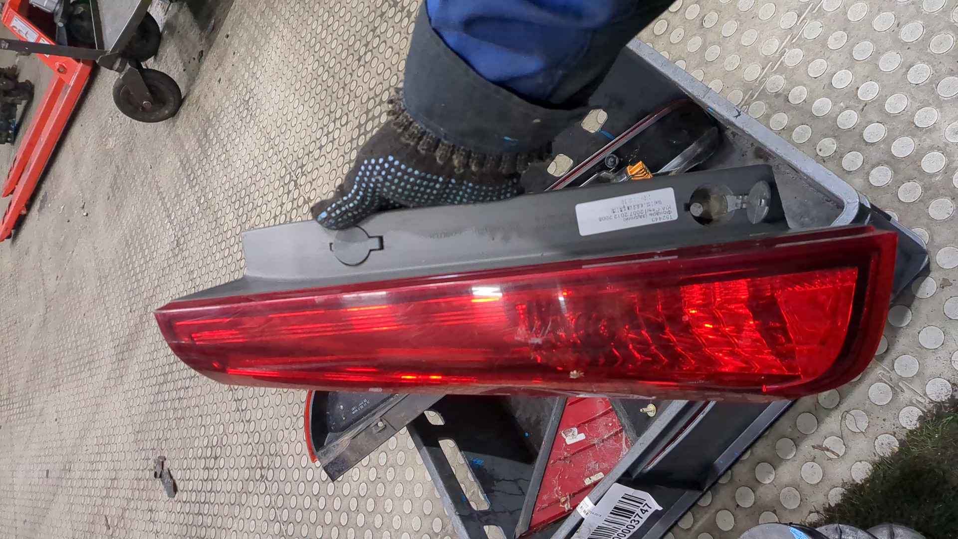 Фонарь задний левый