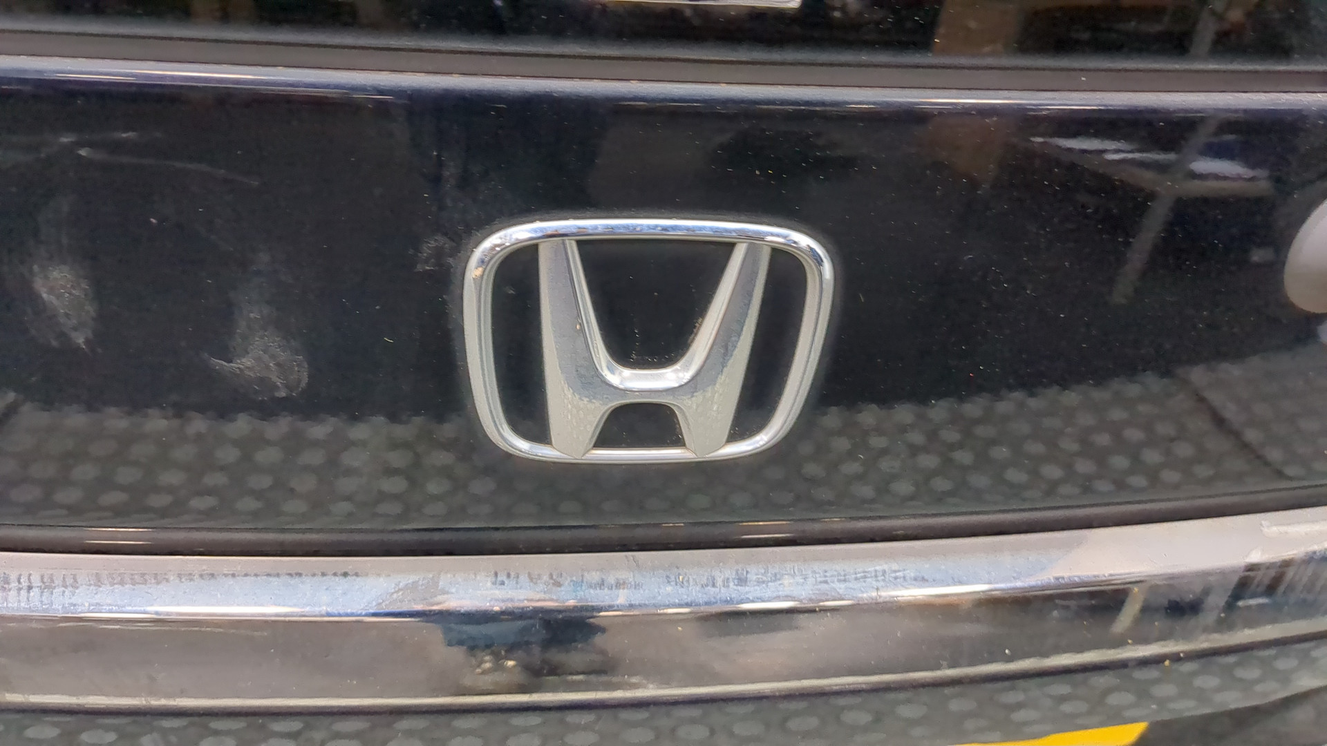 Дверь багажника