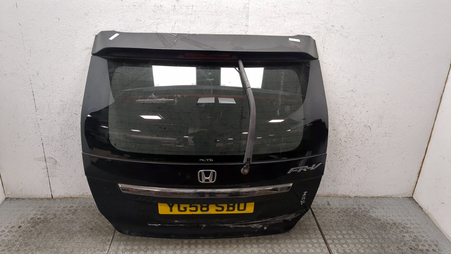 Дверь багажника