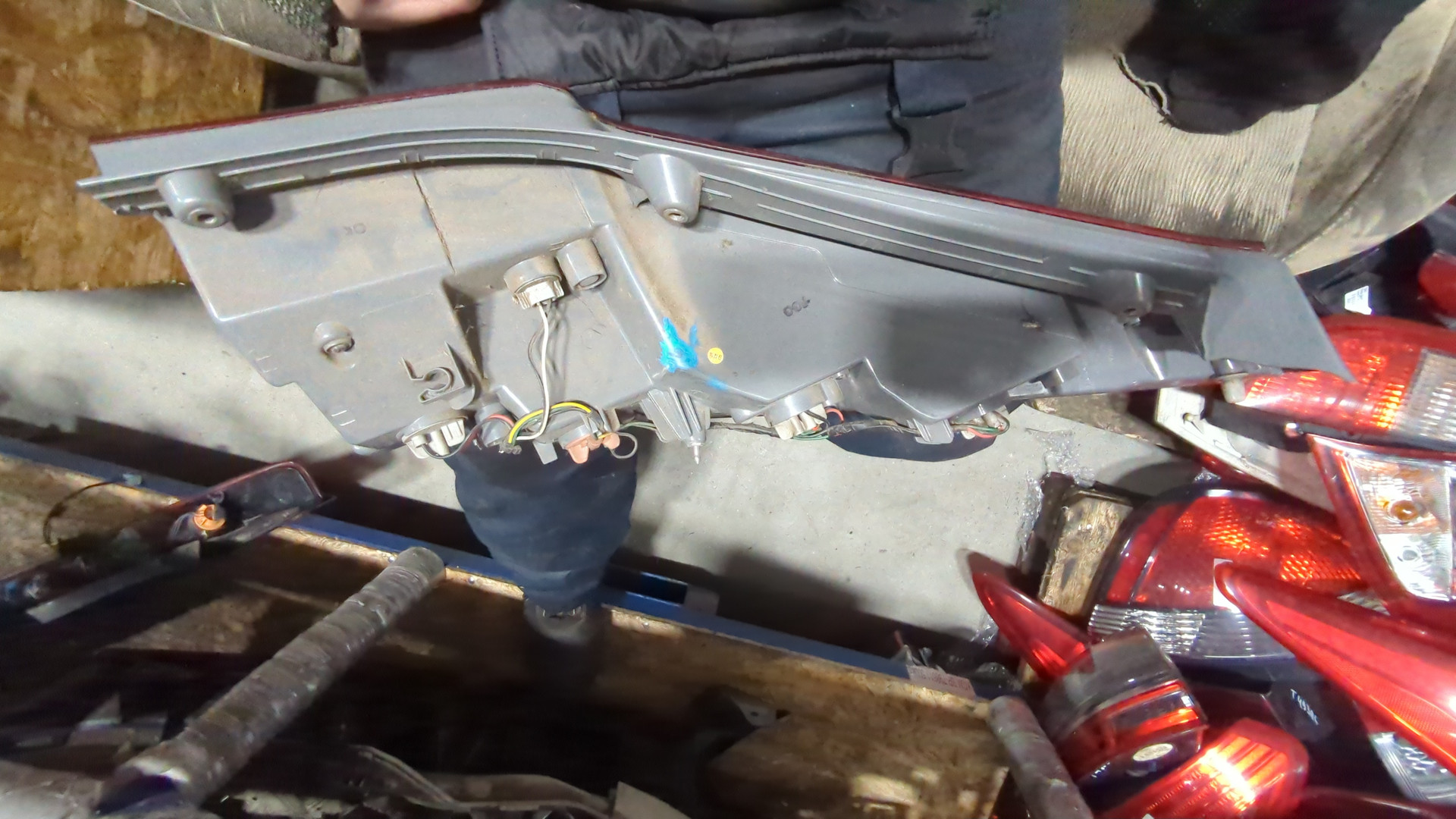 Фонарь задний левый