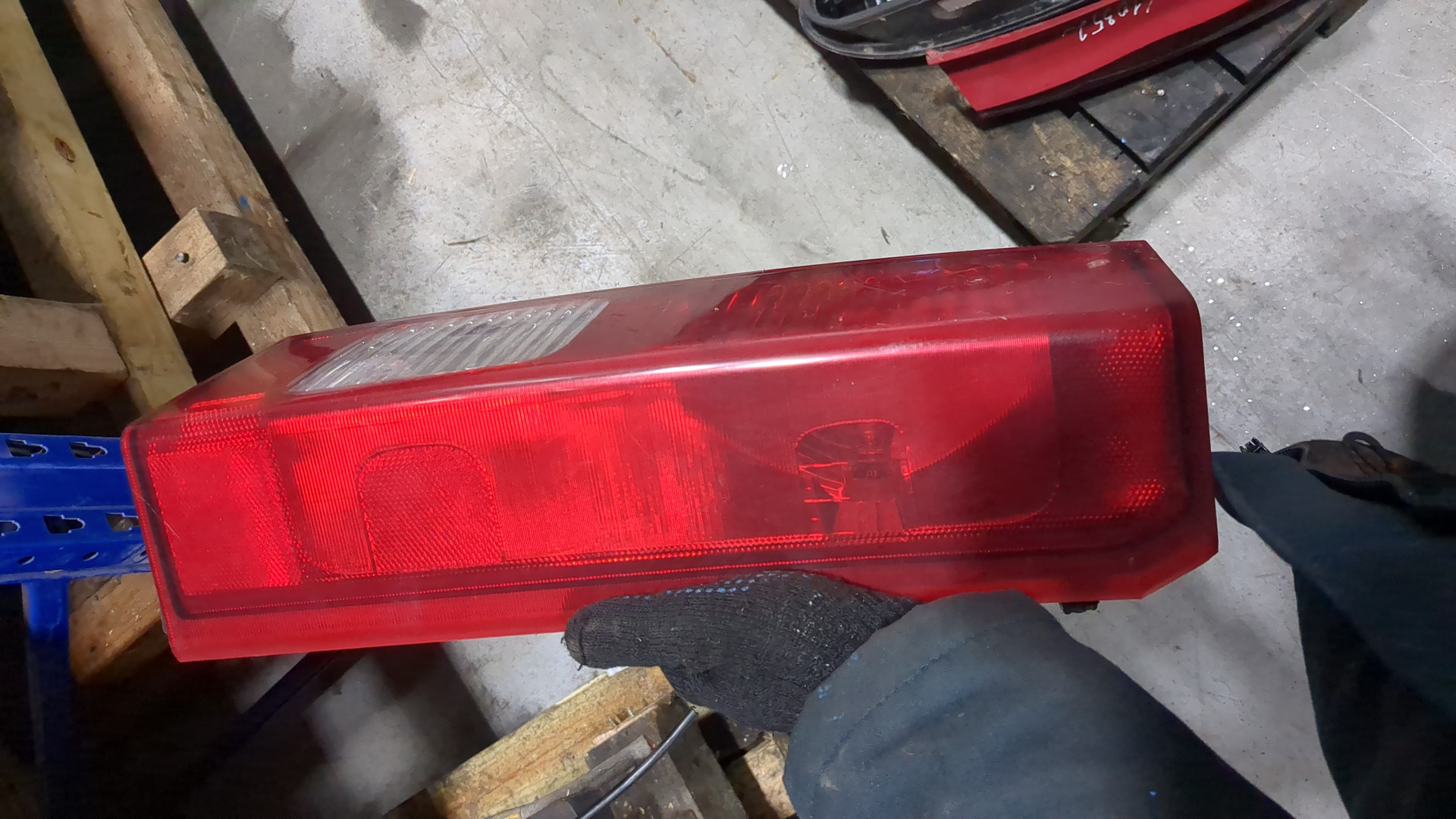 Фонарь задний правый