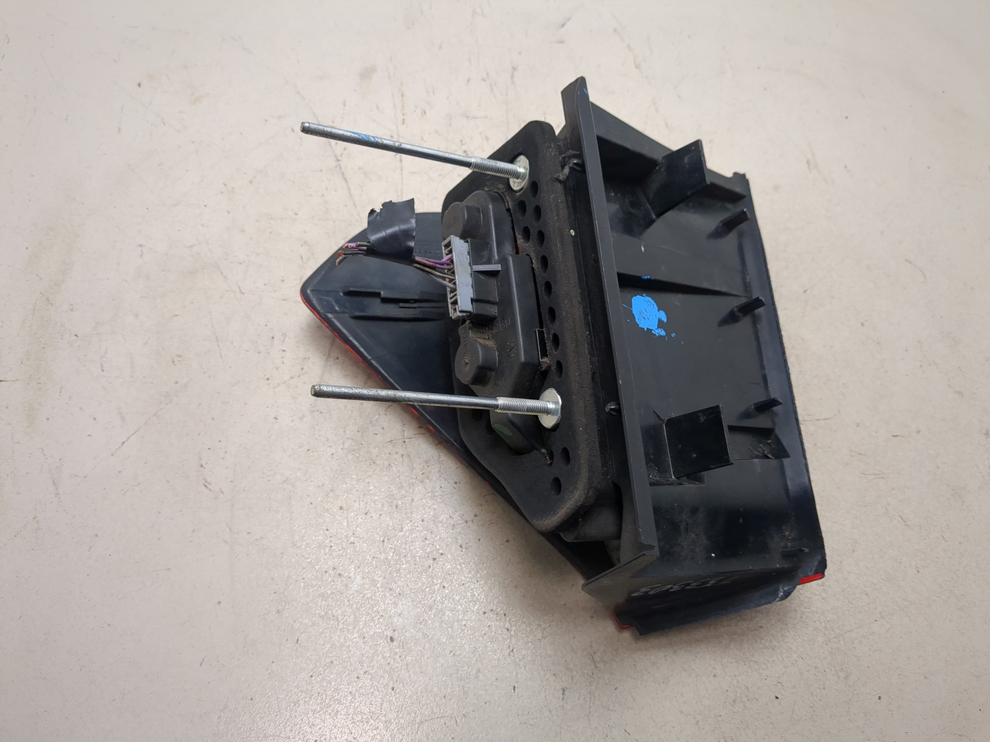 Фонарь задний левый