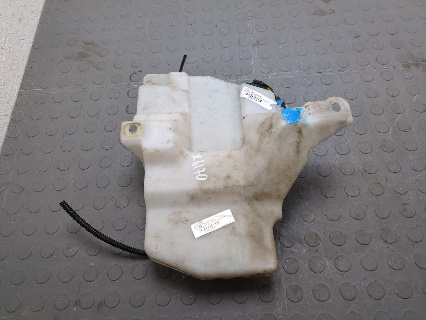 Бачок омывателя лобового стекла