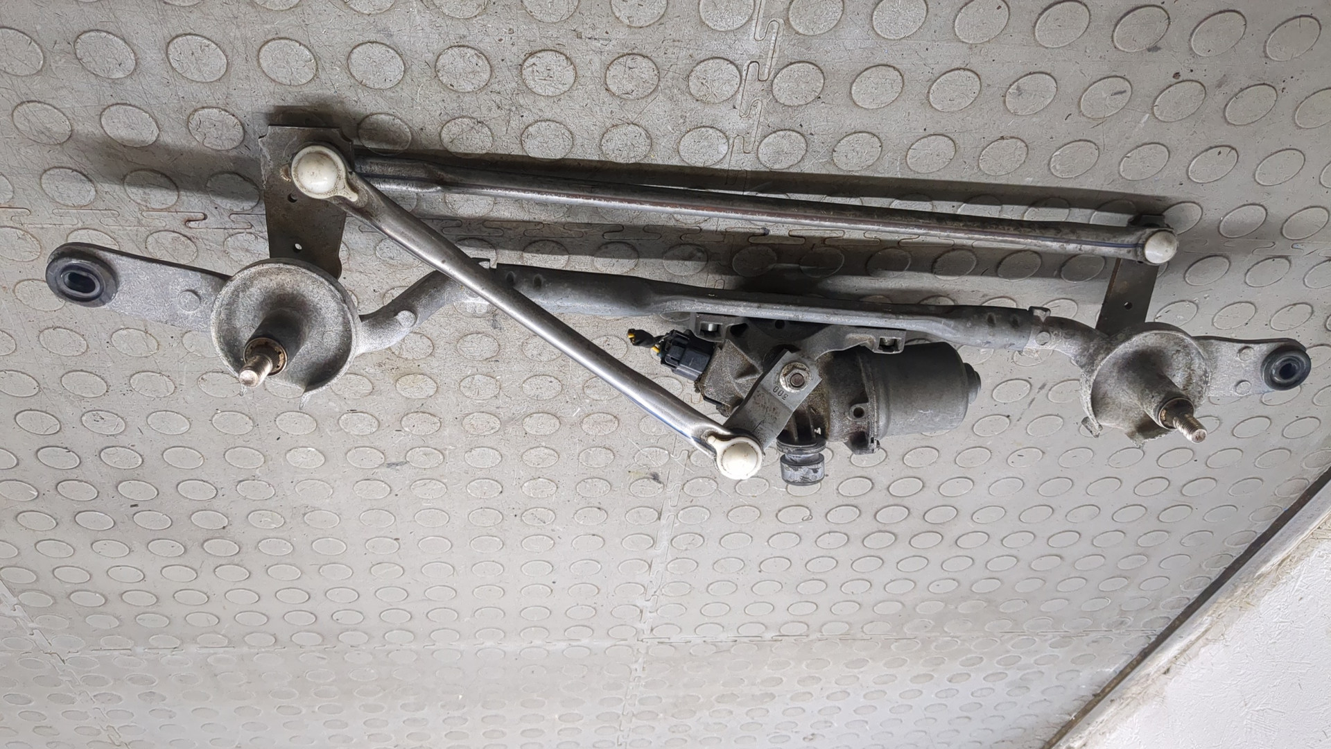 Трапеция стеклоочистителей