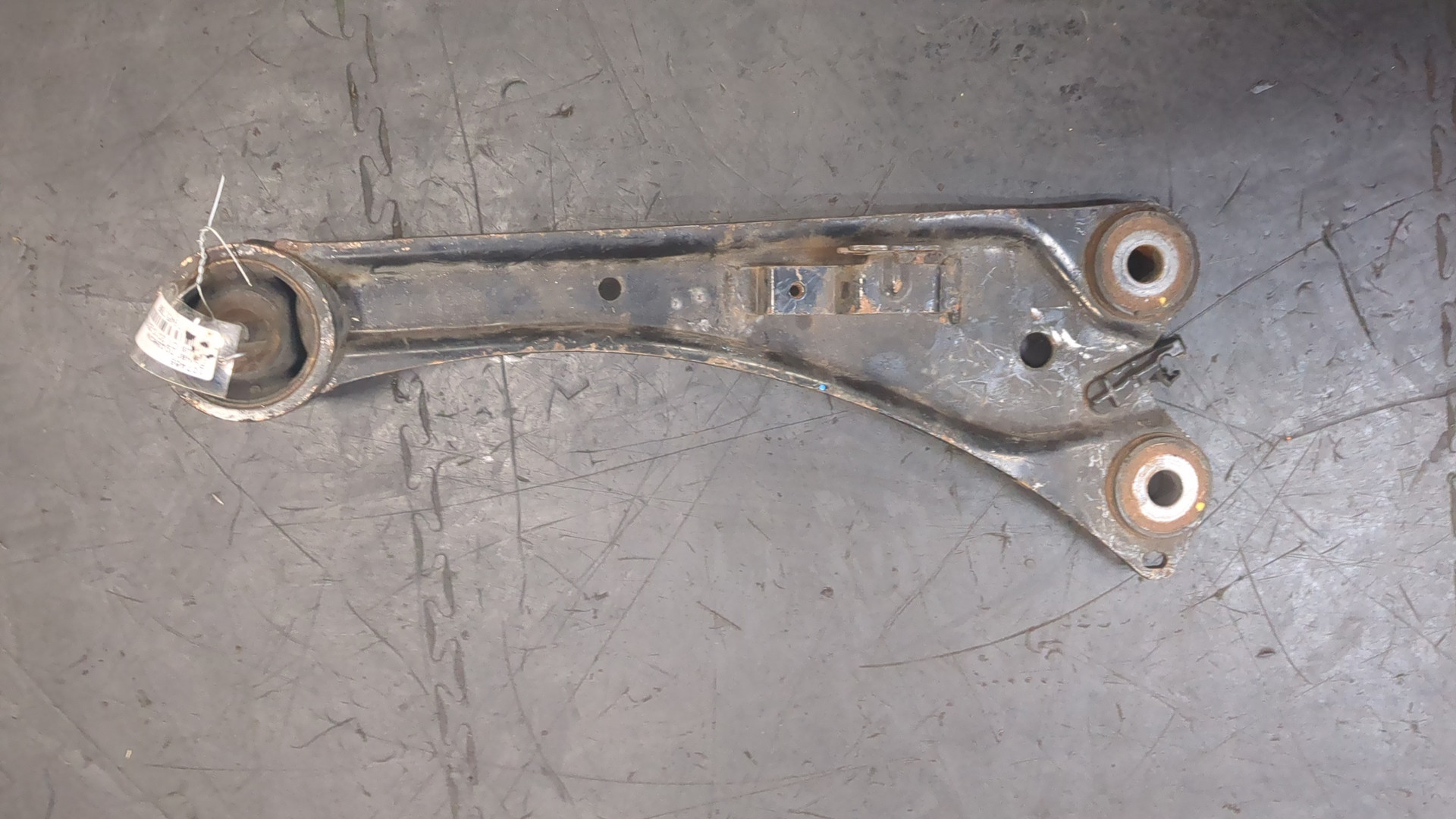 Рычаг задний правый