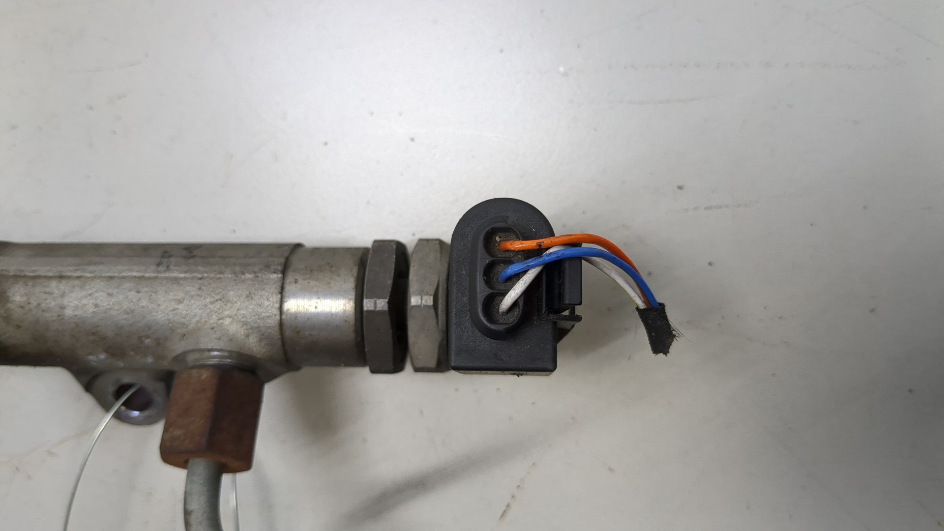 Рейка топливная (рампа)