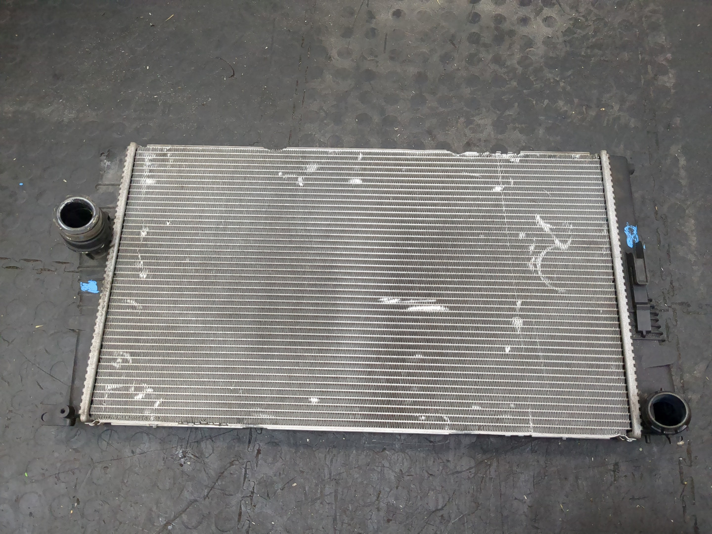 Радиатор охлаждения двигателя основной