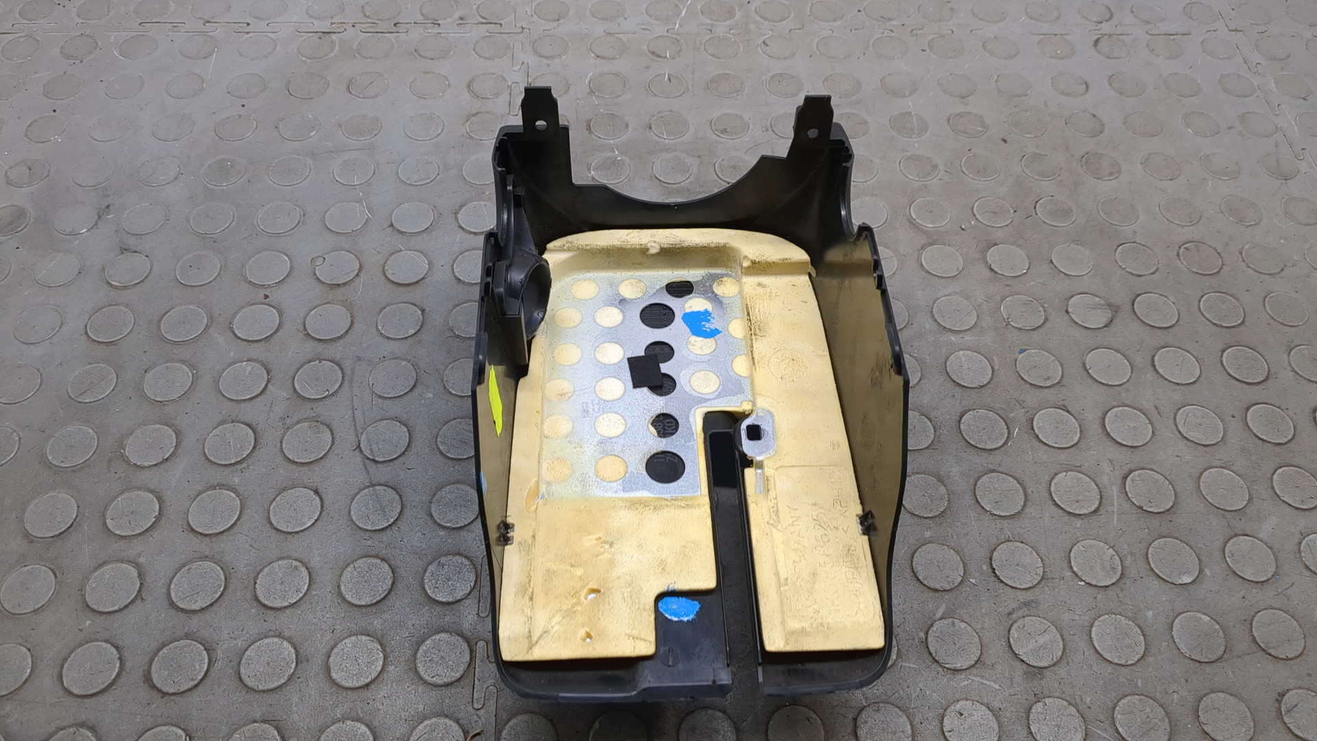 Кожух рулевой колонки