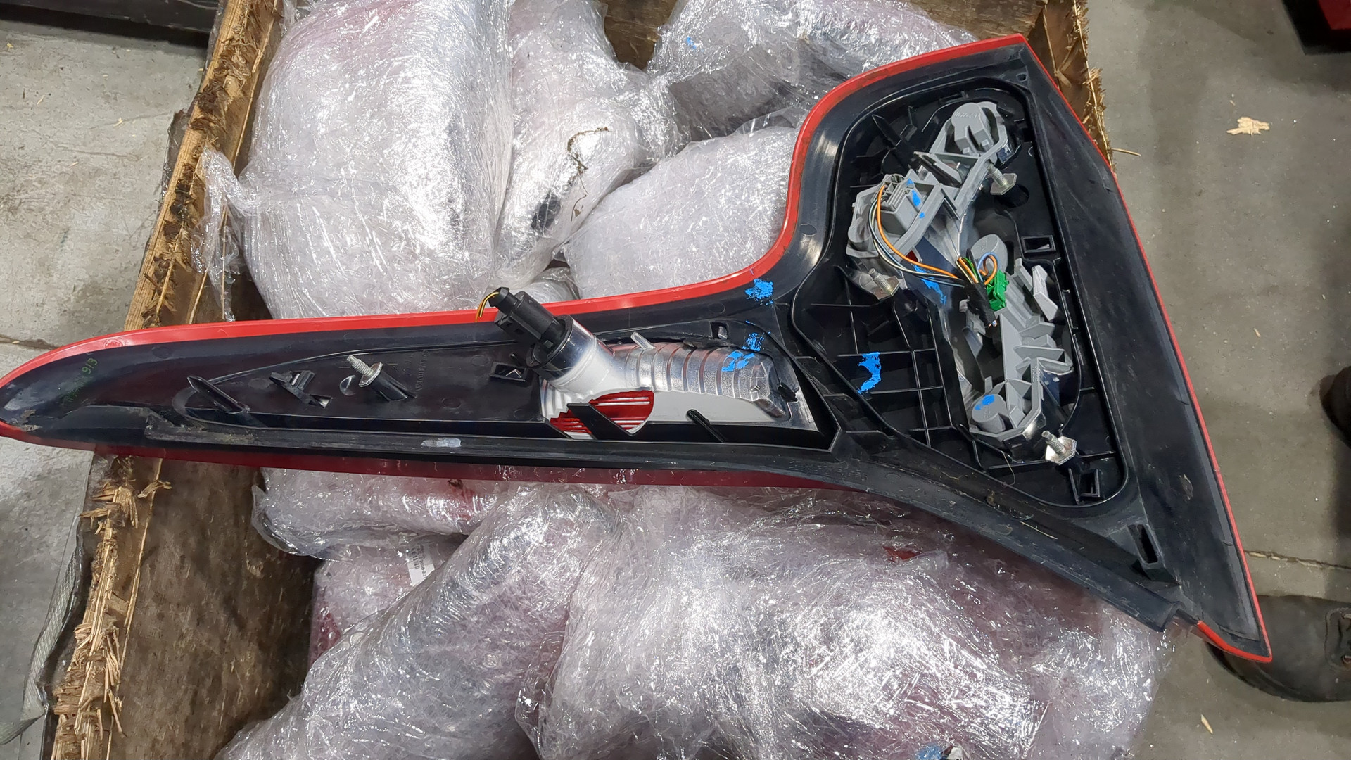 Фонарь задний левый