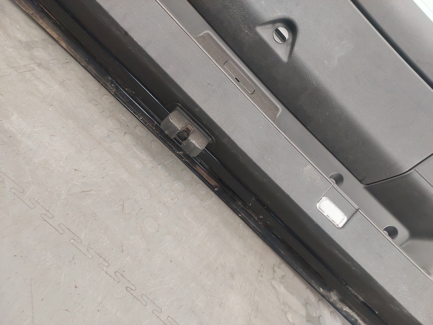 Дверь багажника