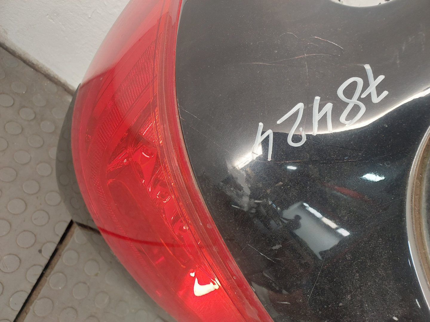 Дверь багажника