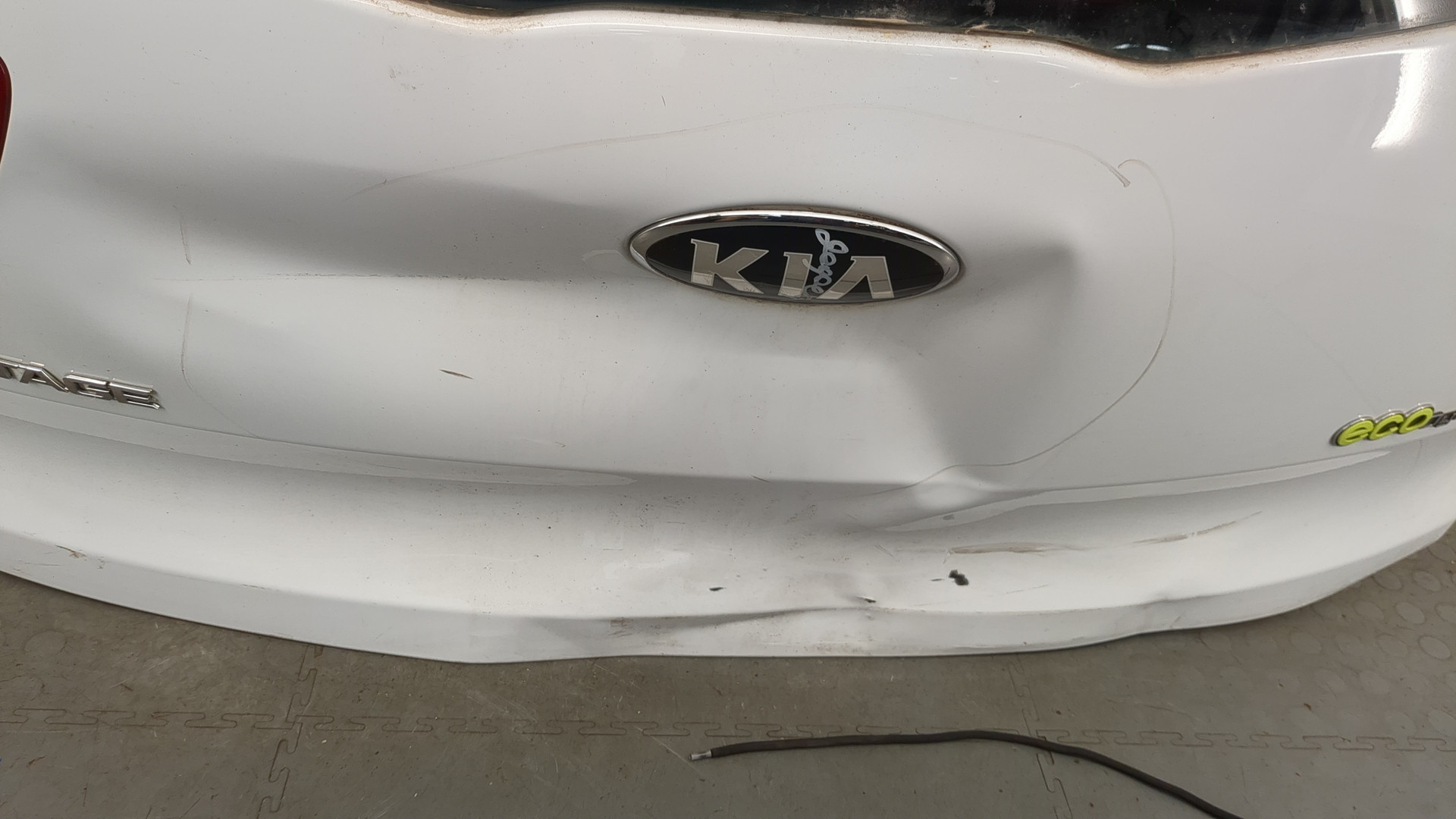 Дверь багажника