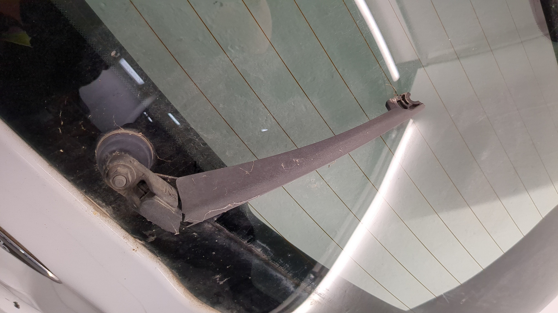 Дверь багажника