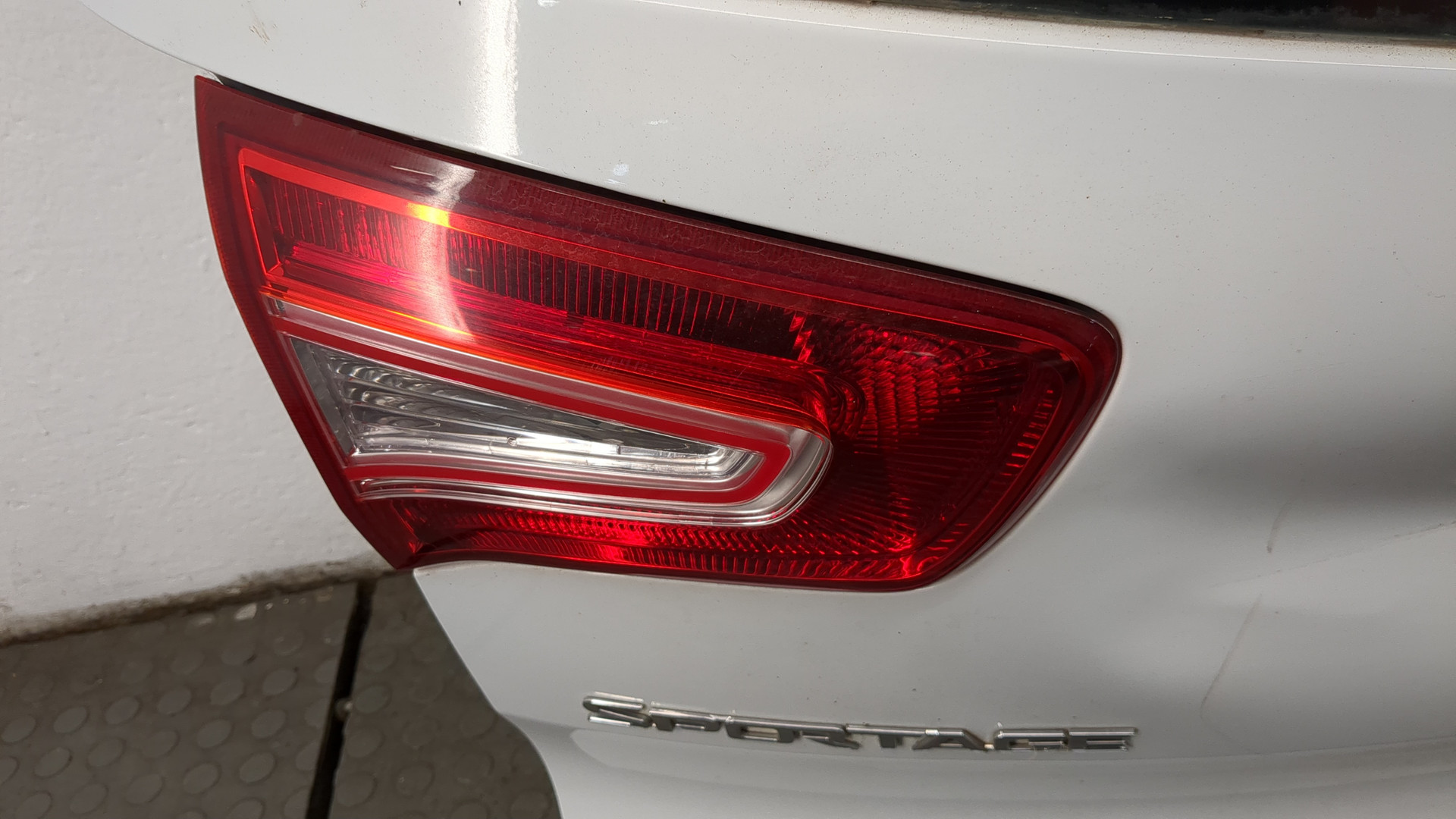 Дверь багажника