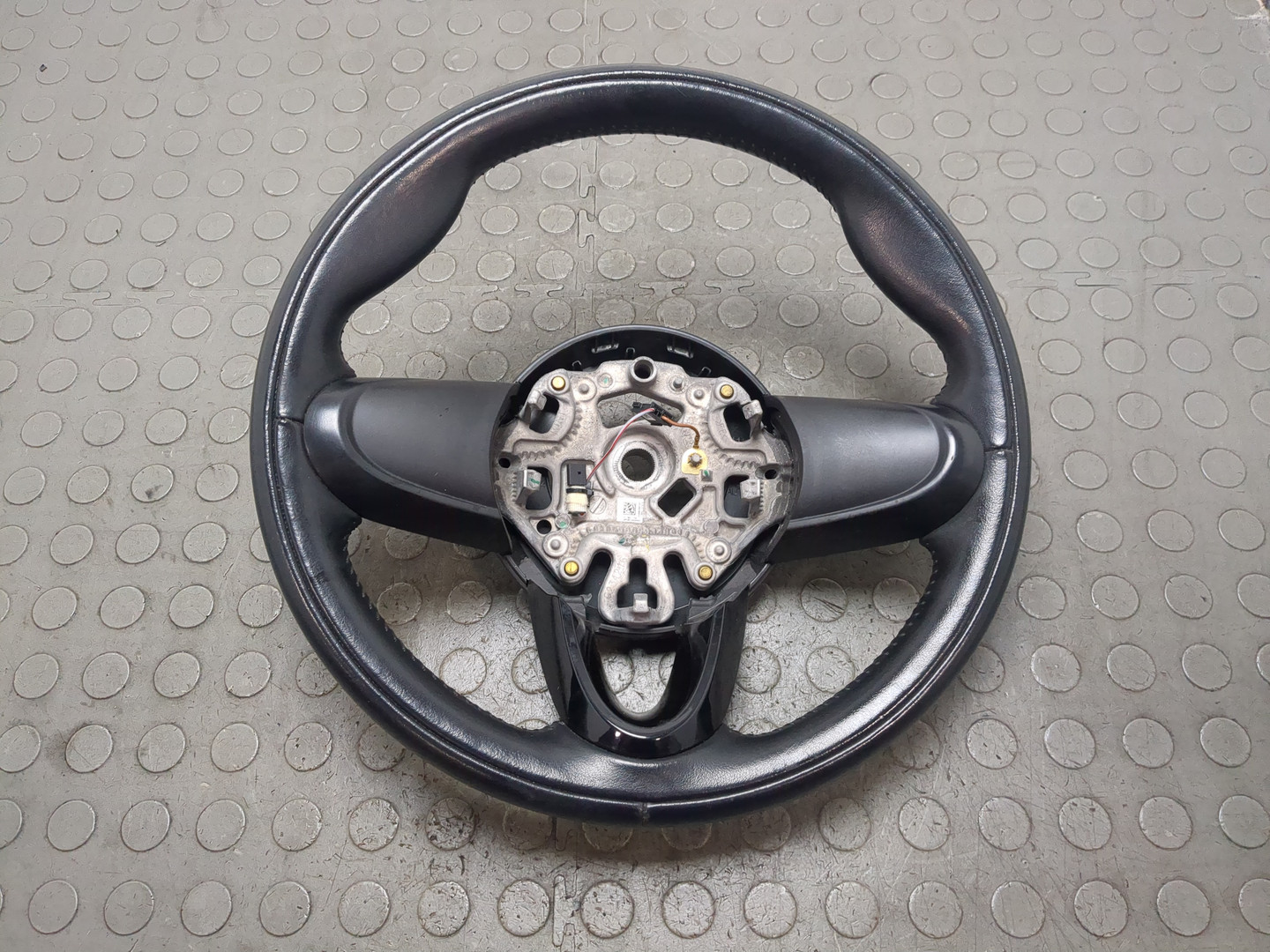 Рулевое колесо (руль)