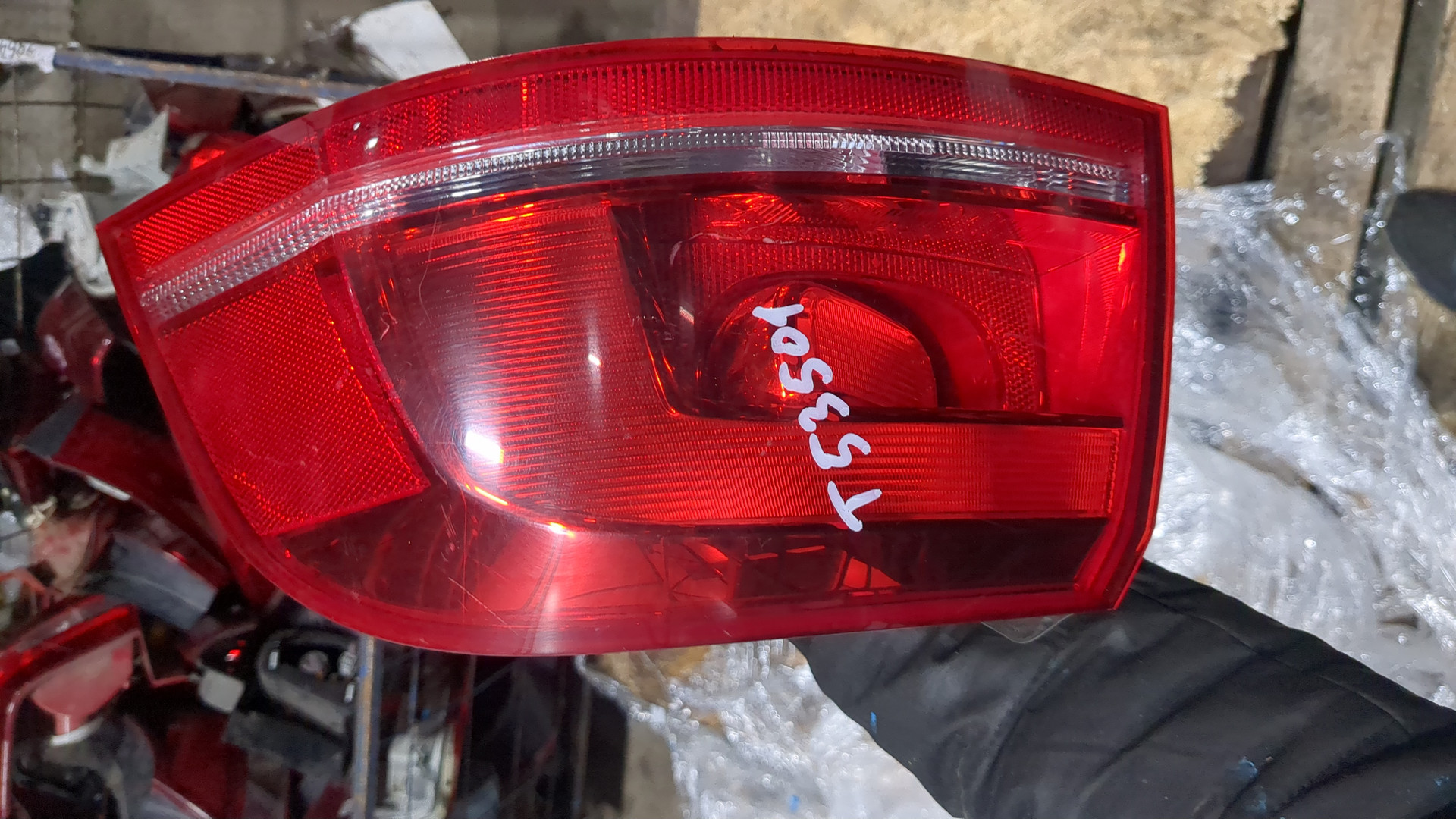 Фонарь задний правый