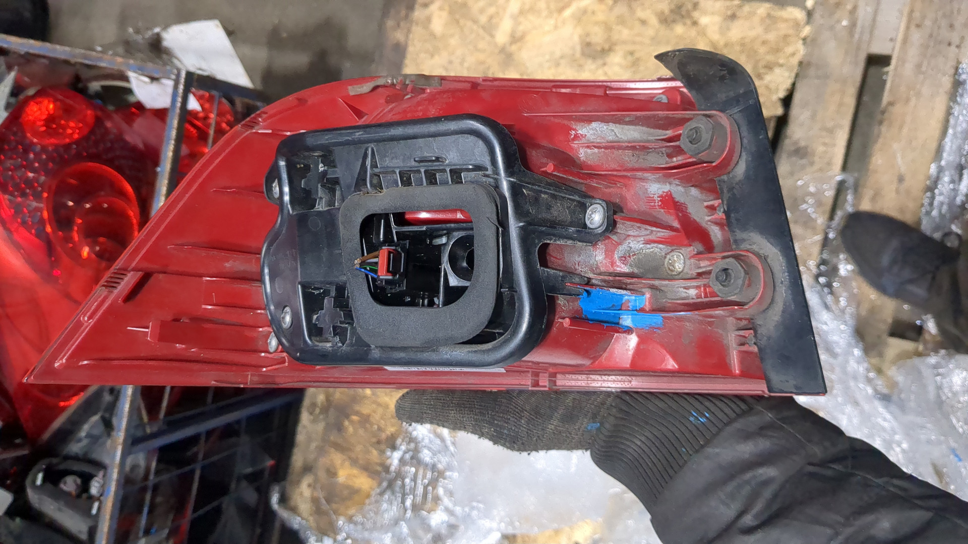 Фонарь задний правый