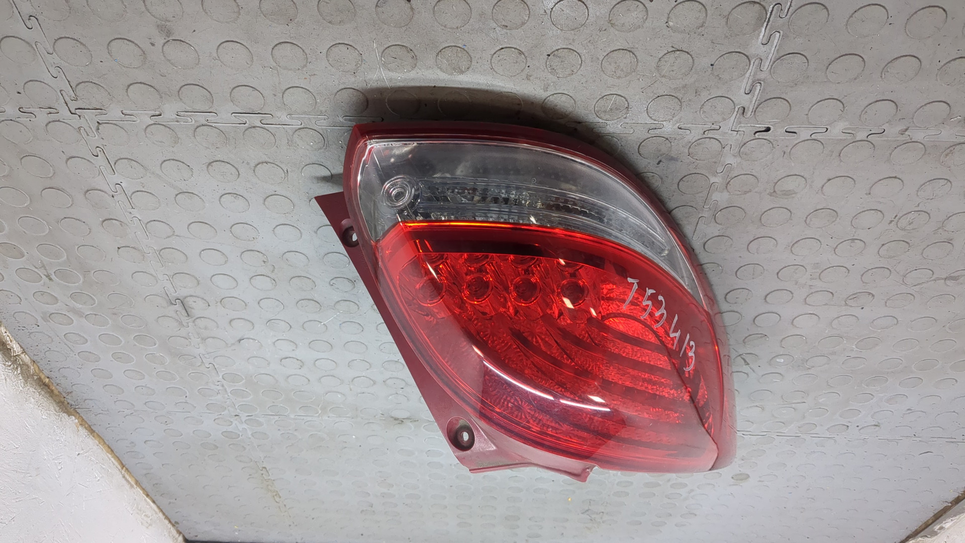 Фонарь задний левый