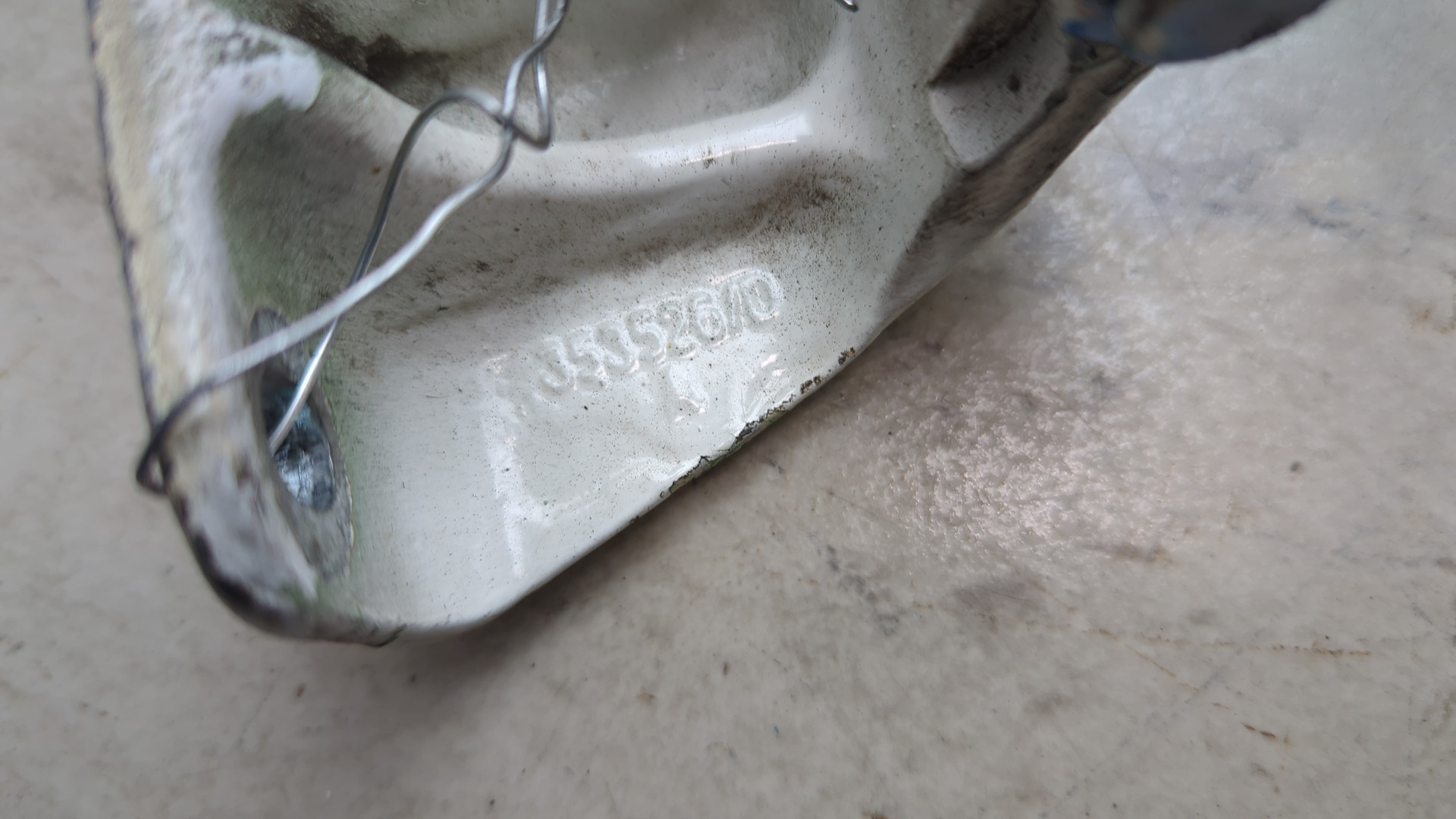 Петля двери